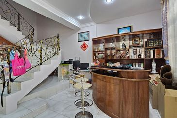 TAMAN IPOH BOULEVARD TIMOR