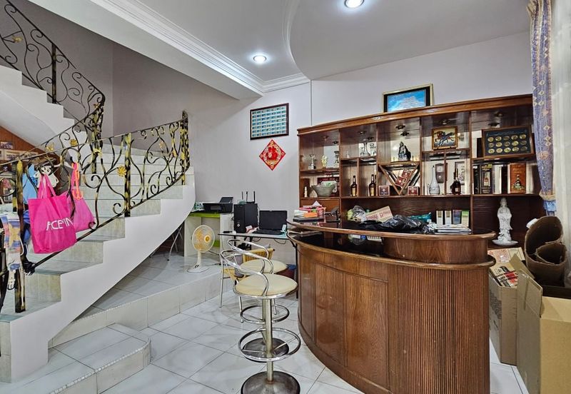 TAMAN IPOH BOULEVARD TIMOR