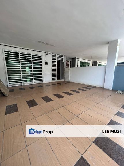 PRECINCT 18 PENGKALAN STATION 18 NEAR MENGLEMBU BATU GAJAH PASIR PUTEH LAHAT GOOD CONDITIONS DOUBLE STOREY HOUSE FOR SALE, Perak, Ipoh