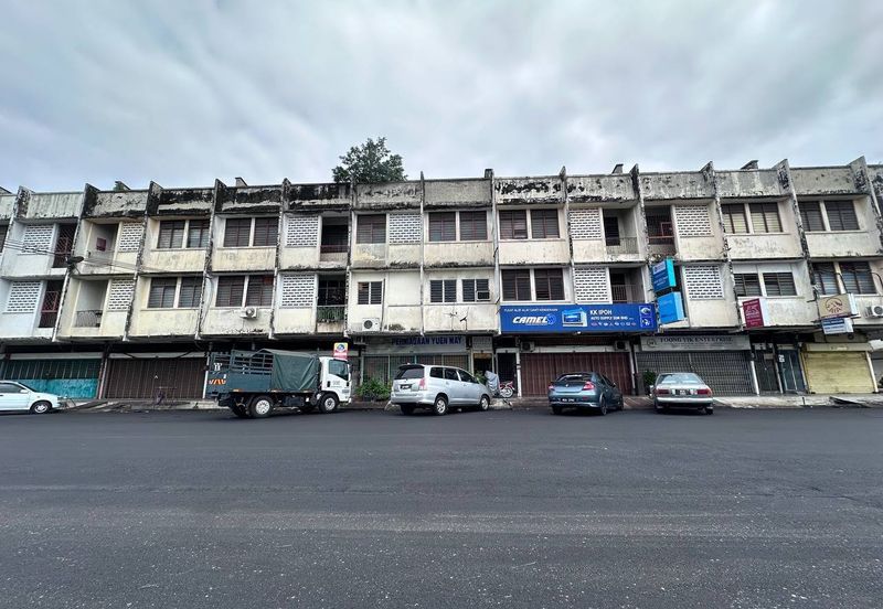 Jalan Pasir Puteh, Station 18