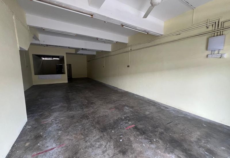 MENGLEMBU NEAR FALIM LAHAT JELAPANG SILIBIN SHOP LOT FOR SALE