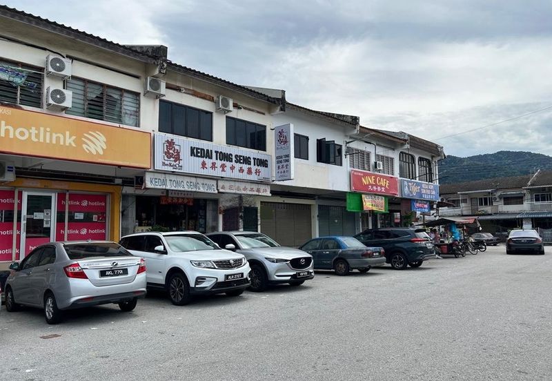 MENGLEMBU NEAR FALIM LAHAT JELAPANG SILIBIN SHOP LOT FOR SALE