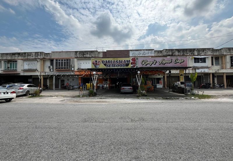 KLEBANG RESTU NEAR TASEK CHEMOR PERAK FREEHOLD SUPER LONG DOUBLE STOREY SHOP FOR SALE