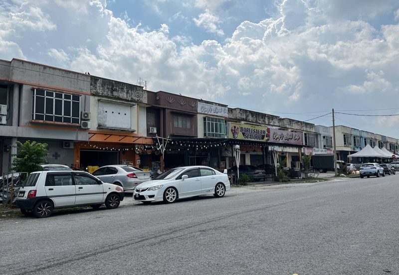 KLEBANG RESTU NEAR TASEK CHEMOR PERAK FREEHOLD SUPER LONG DOUBLE STOREY SHOP FOR SALE