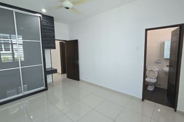 TAMAN MERU DESA PARK