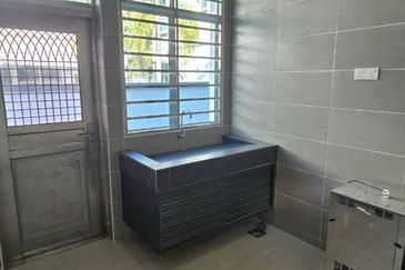 TAMAN MERU DESA PARK