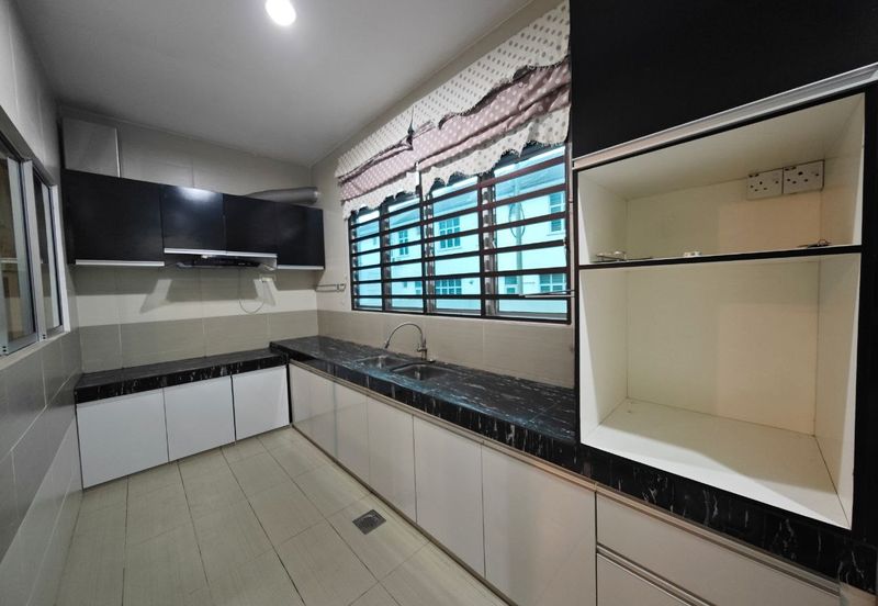 TAMAN MERU DESA PARK