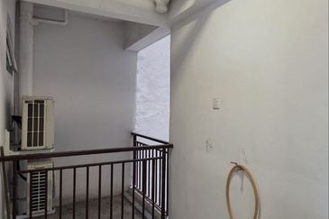 THE MAJESTIC (IMPERIAL & MAJESTIC)