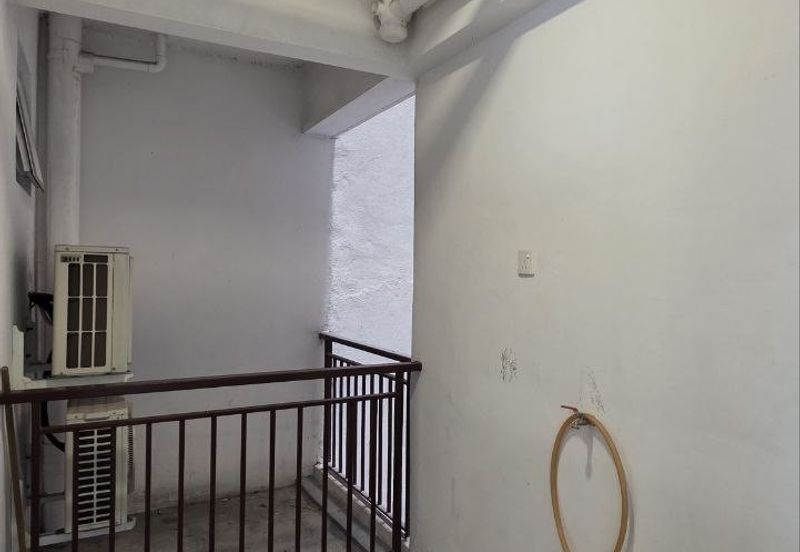 THE MAJESTIC (IMPERIAL & MAJESTIC)