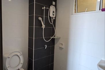 THE MAJESTIC (IMPERIAL & MAJESTIC)