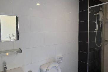 THE MAJESTIC (IMPERIAL & MAJESTIC)