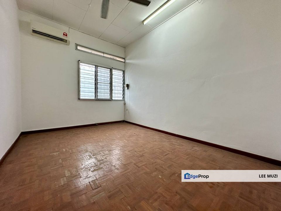 TAMAN CEMPAKA IPOH NEAR GREENTOWN IPOH TOWN AREA GOOD CONDITION DOUBLE STOREY HOUSE FOR SALE, Perak, Ipoh