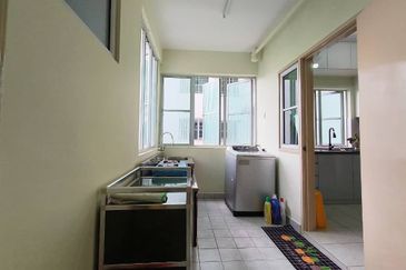 KONDOMINIUM DAMAIPURI