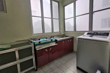 KONDOMINIUM DAMAIPURI