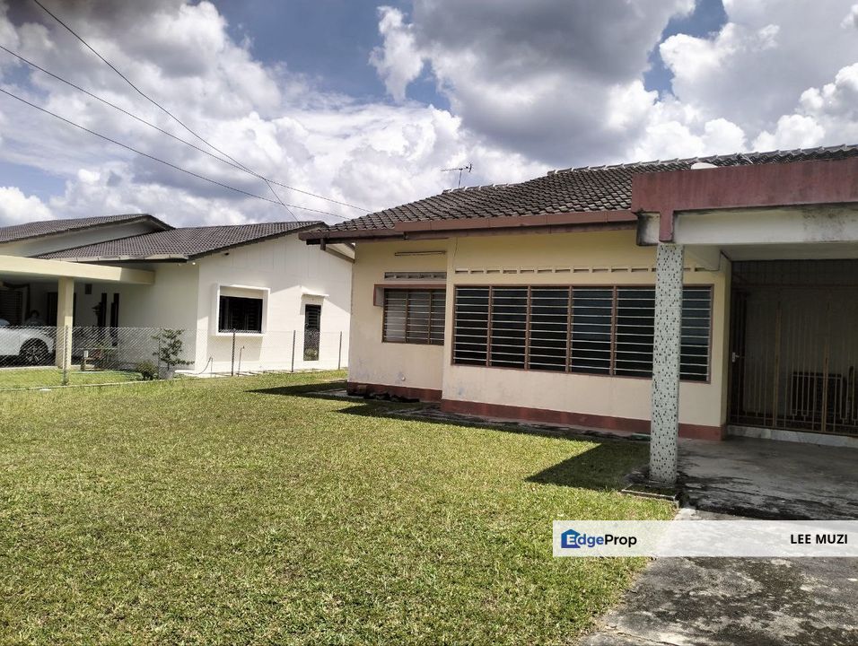 TAIPING PERAK GOOD LOCATION HUGE LAND SINGLE STOREY BUNGALOW HOUSE FOR SALE, Perak, Taiping