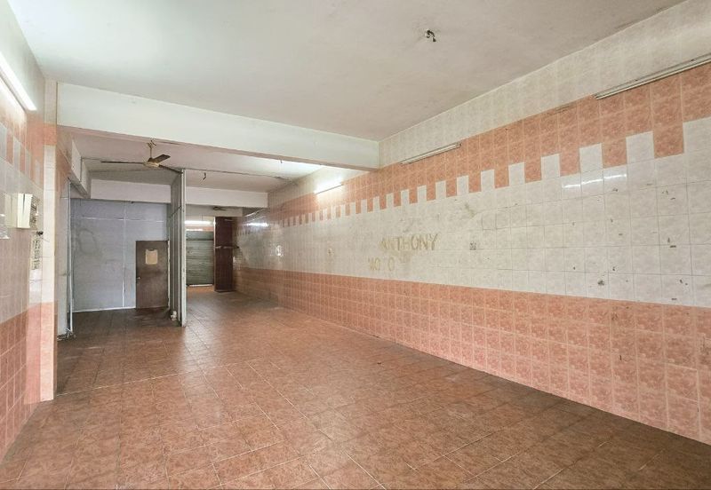 MENGLEMBU NEAR BUKIT MERAH FACING MAIN ROAD FREE PARKING SPACE FACTORY SHOP FOR SALE