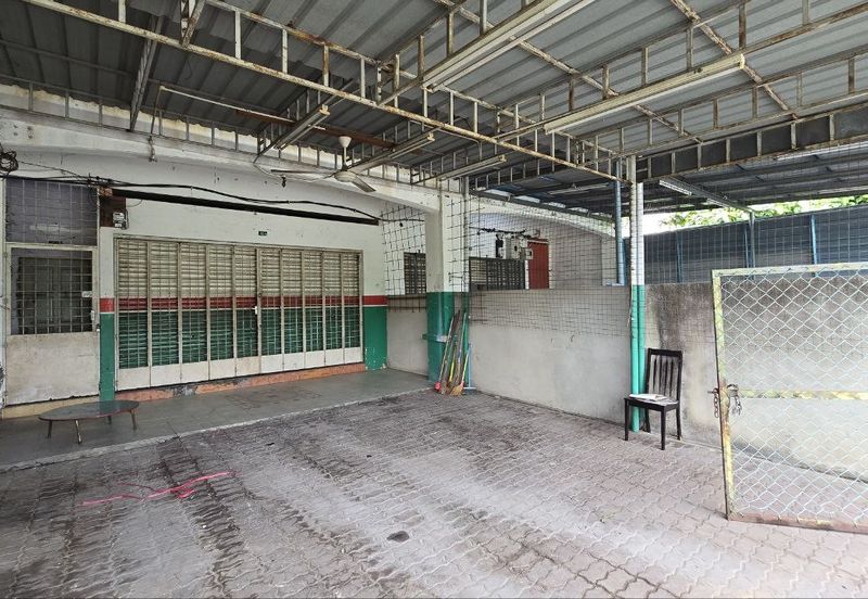MENGLEMBU NEAR BUKIT MERAH FACING MAIN ROAD FREE PARKING SPACE FACTORY SHOP FOR SALE