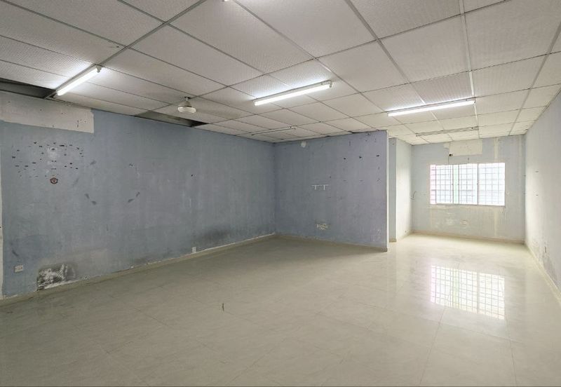 MENGLEMBU NEAR BUKIT MERAH FACING MAIN ROAD FREE PARKING SPACE FACTORY SHOP FOR SALE