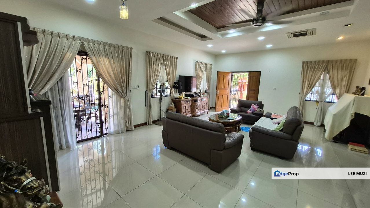 SUNWAY CITY IPOH GARDEN VILLA TAMBUN NEAR IPOH TOWN SUNWAY MEDICAL CENTRE CORNER LOT BUNGALOW RENOVATED EXTENDED GOOD VIEW FOR SALE, Perak, Ipoh