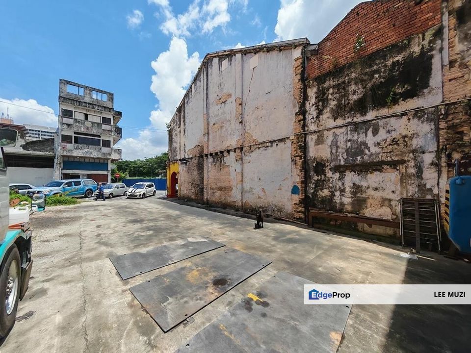 IPOH OLD TOWN NEAR TOURIST AREA FREEHOLD 3 ADJOINING PRE WAR SHOPLOT FOR SALE, Perak, Ipoh