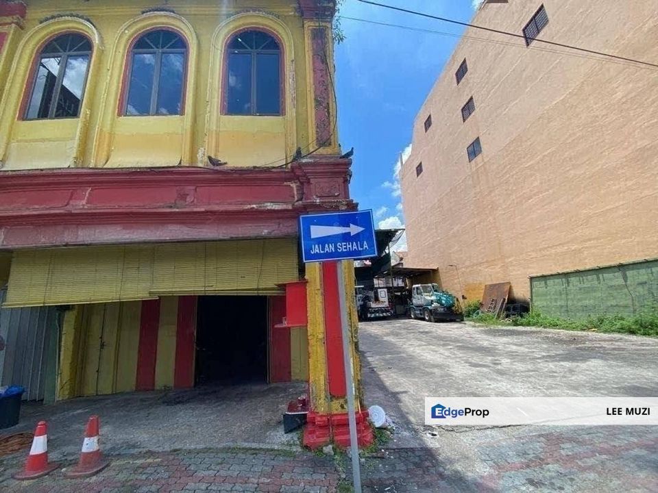 IPOH OLD TOWN NEAR TOURIST AREA FREEHOLD 3 ADJOINING PRE WAR SHOPLOT FOR SALE, Perak, Ipoh