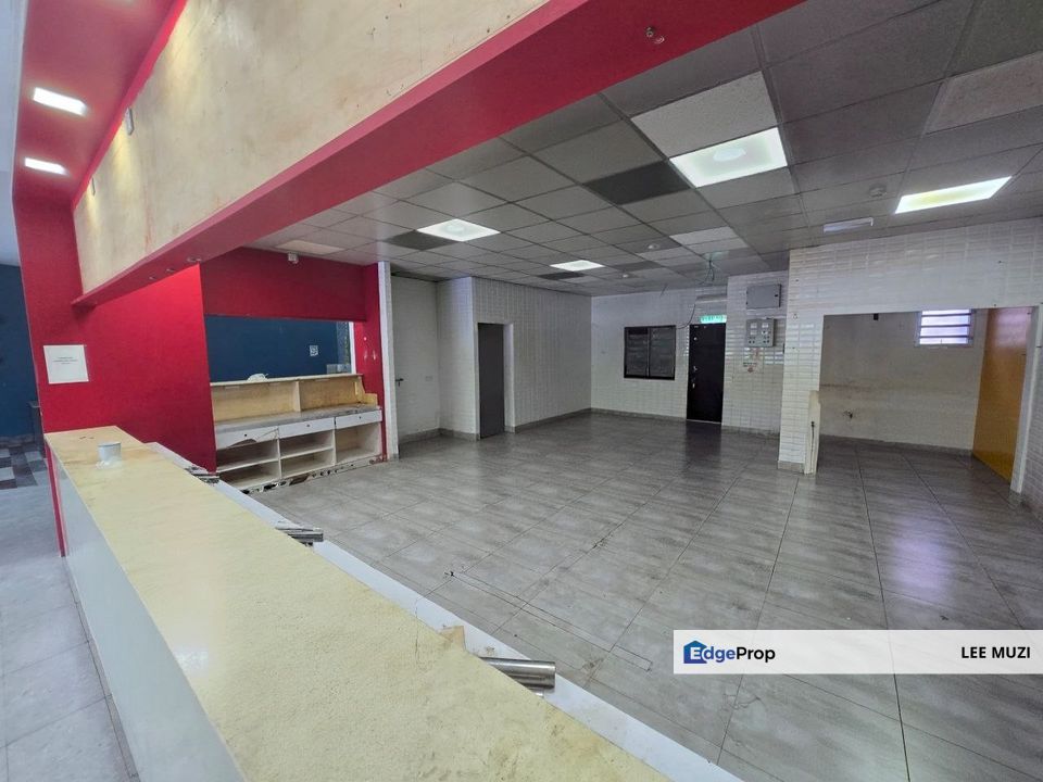 BATU GAJAH IPOH PERAK FACING MAIN ROAD GOOD CONDITION 2 ADJOINING SHOP LOT  FOR RENT, Perak, Pusing