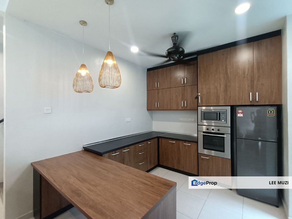 GENESIS JALAN KUALA KANGSAR IPOH TOWN GATED GUARDED FULLY FURNISHED UPPER FLOOR TOWN HOUSE FOR RENT, Perak, Ipoh