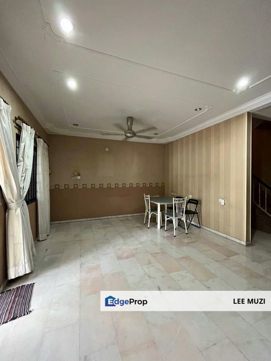 IPOH CANNING GARDEN PARTIAL FURNISHED EXTENDED DOUBLE STOREY TERRACE HOUSE FOR SALE, Perak, Ipoh