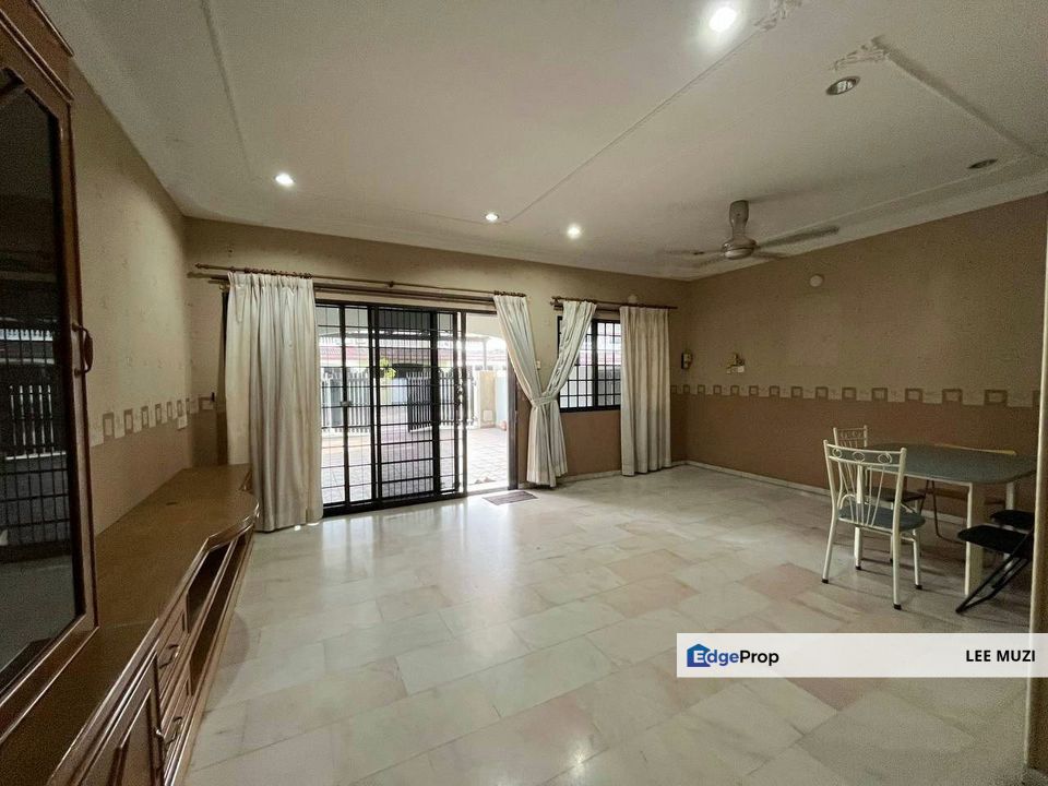 IPOH CANNING GARDEN PARTIAL FURNISHED EXTENDED DOUBLE STOREY TERRACE HOUSE FOR SALE, Perak, Ipoh