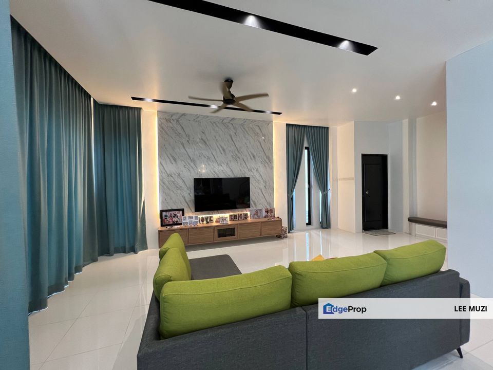 PANORAMA PERDANA BOTANI IPOH STATION 18 RENOVATED FURNISHED GOOD CONDITION FREEHOLD DOUBLE STOREY SEMI D FOR SALE, Perak, Ipoh