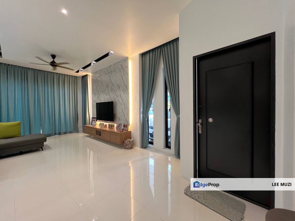 PANORAMA PERDANA BOTANI IPOH STATION 18 RENOVATED FURNISHED GOOD CONDITION FREEHOLD DOUBLE STOREY SEMI D FOR SALE, Perak, Ipoh