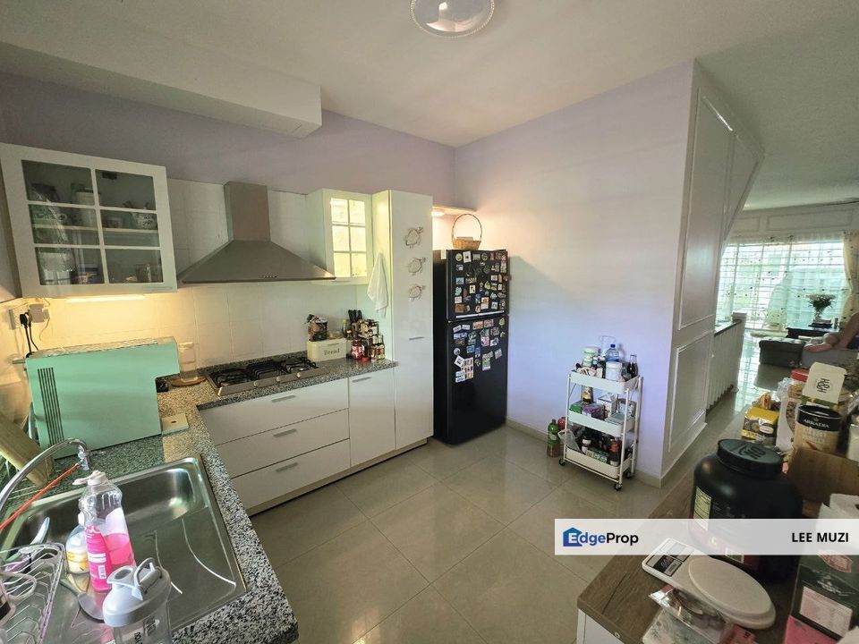 THOMPSON PINES TIGER LANE IPOH EUROPEAN STYLE FURNISHED NEW PAINTED FREEHOLD 3 STOREY TERRACE HOUSE FOR SALE, Perak, Ipoh