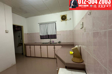 Bandar Laguna Merbok