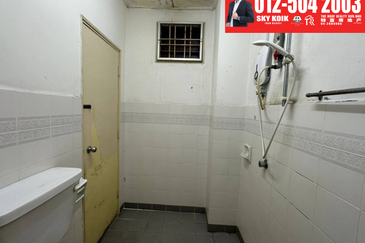 Bandar Laguna Merbok