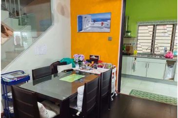 Rumah Pangsa Kayu Ara