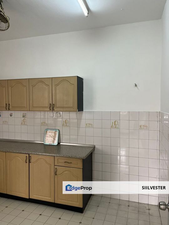 USJ 4 2025 sqft 4B 3B Freehold RM 1,000,000, Selangor, USJ