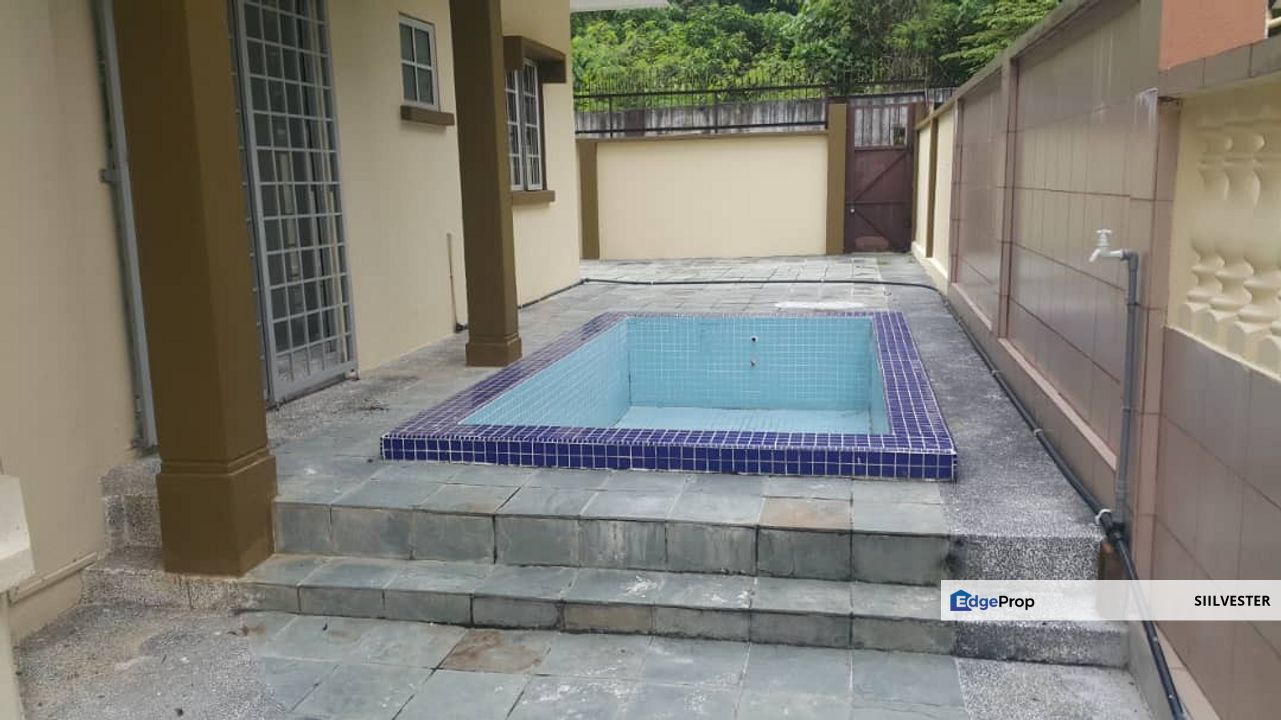 Taman Selayang Utama 2sty Semi D, 3200 sqft, yr end 2092, facing east,4B 3B 1minipool 2 storeroom Sale RM2M, Selangor, Batu Caves 