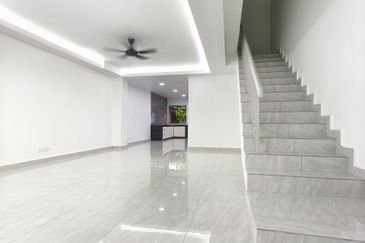 DOUBLE STOREY TERRACE, BUKIT INDAH