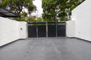 DOUBLE STOREY TERRACE, BUKIT INDAH