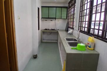 Jalan Mutiara Emas 3/8