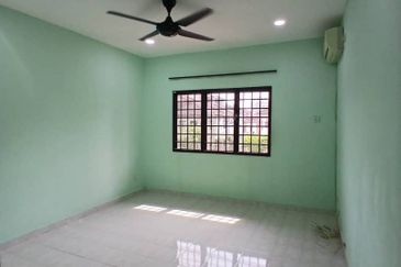 Jalan Mutiara Emas 3/8