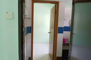 Jalan Mutiara Emas 3/8