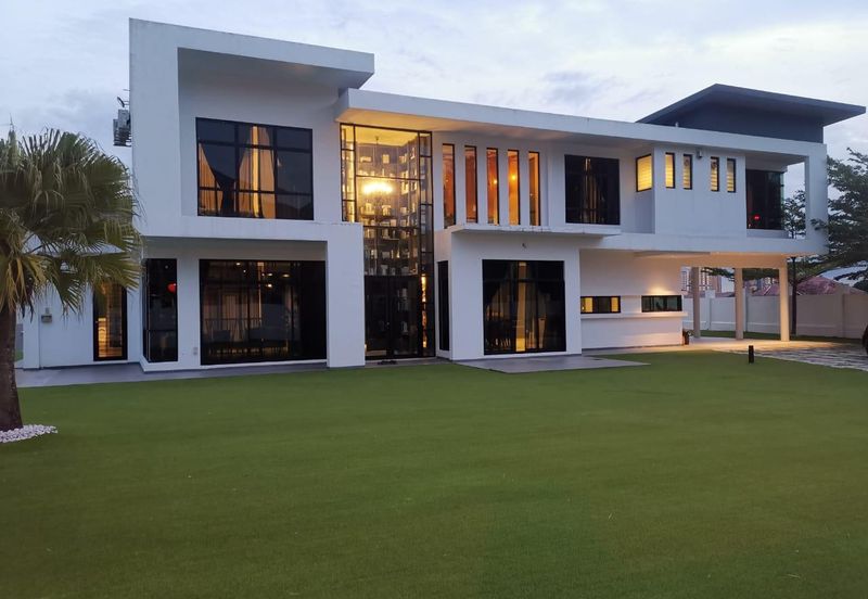 The Country Residency