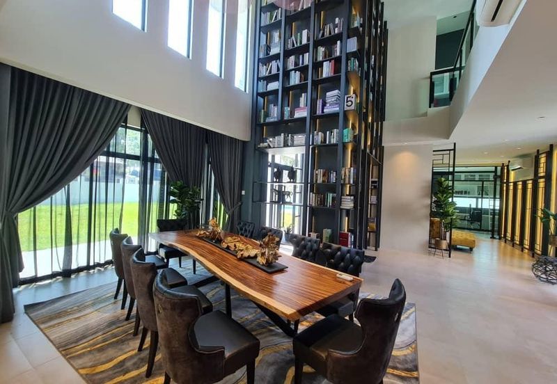 The Country Residency