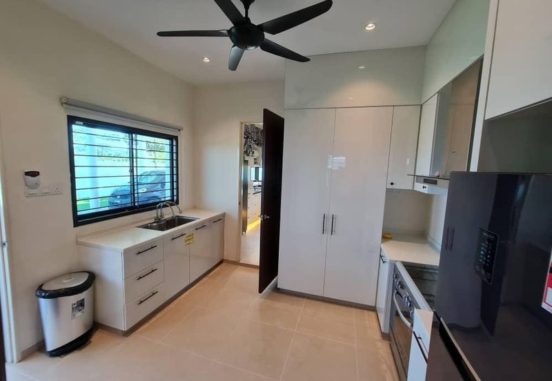 The Country Residency