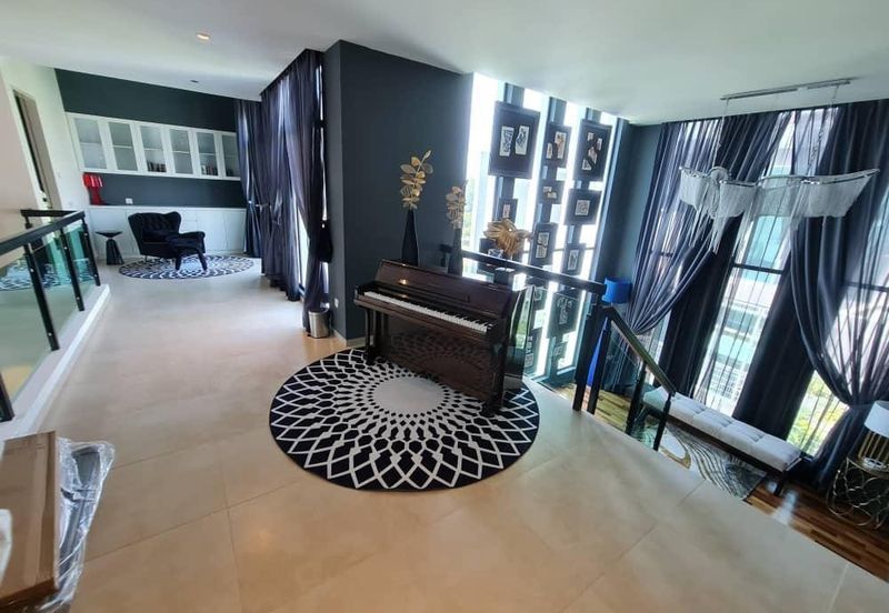 The Country Residency