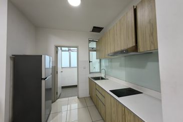 Meridin Bayvue Apartment