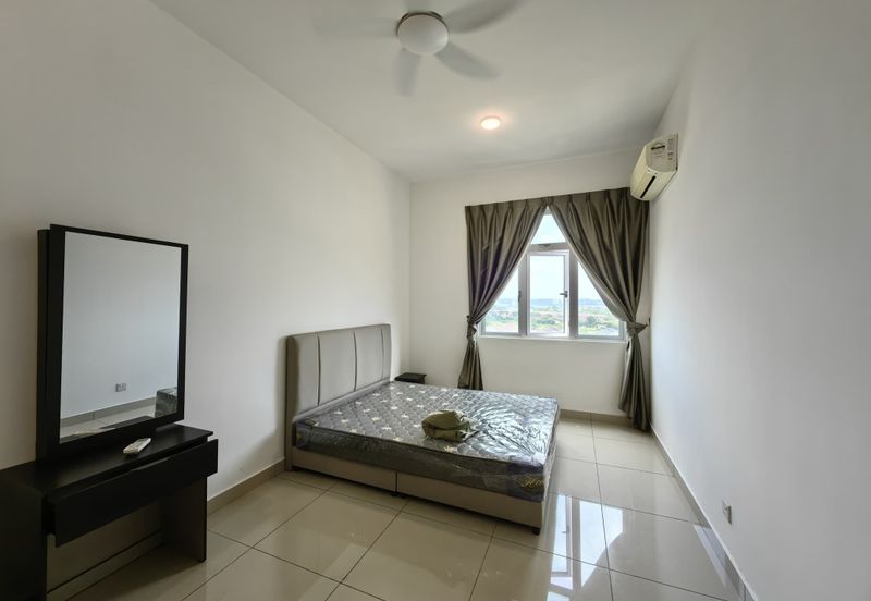 Meridin Bayvue Apartment