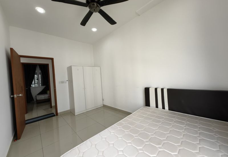 Meridin Bayvue Apartment