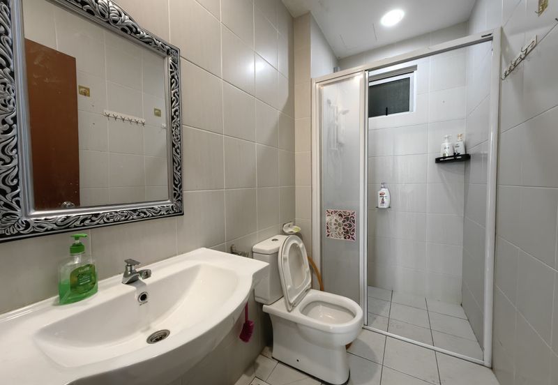 Meridin Bayvue Apartment